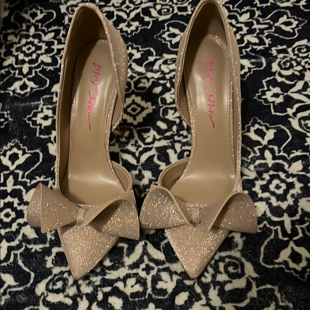 Betsey Johnson Glitter Bow Heels - Tan